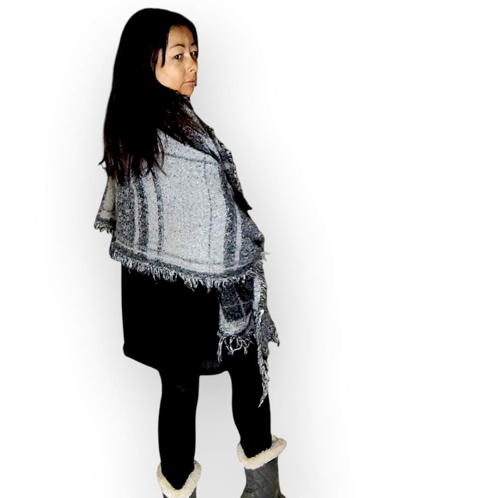 Elegant Gray Plaid Women's Poncho - Picture 3 of 4